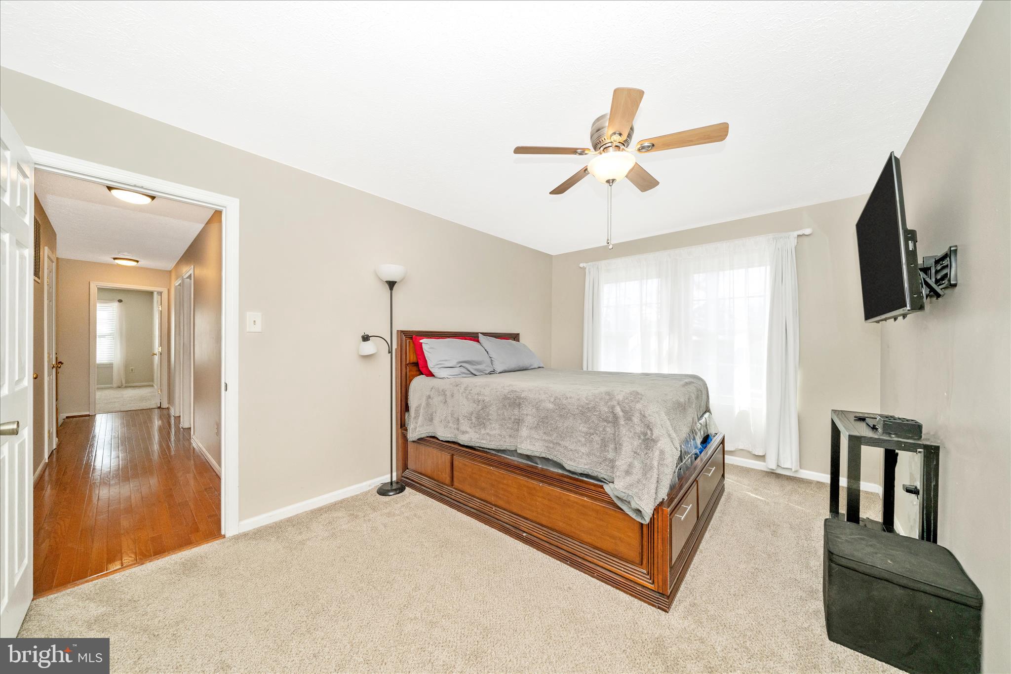 5623 ROUNDTREE LANE