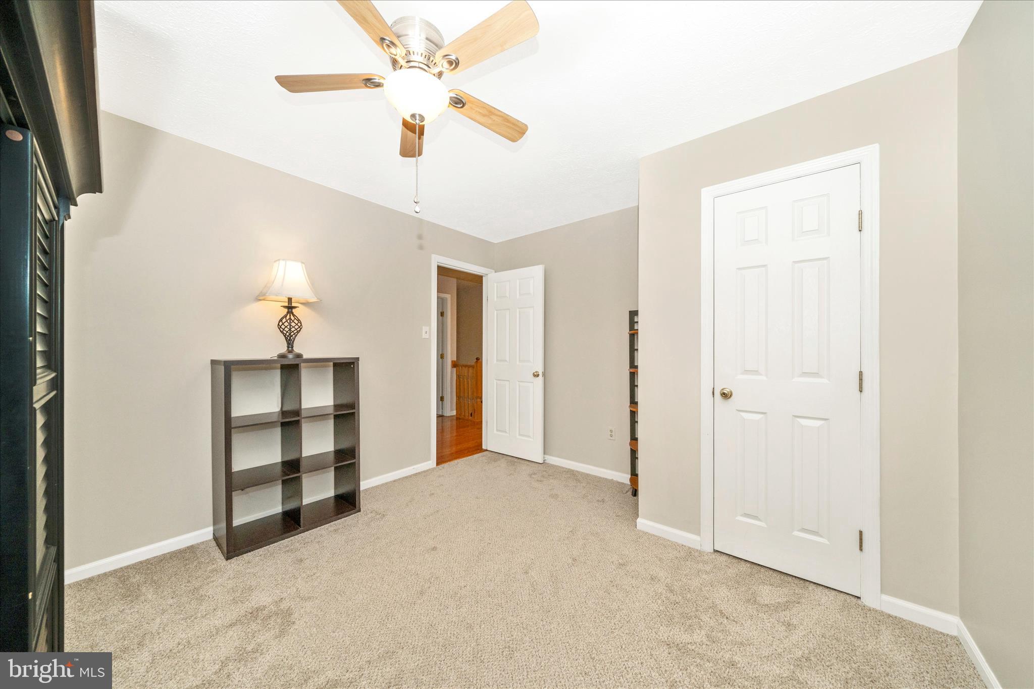 5623 ROUNDTREE LANE