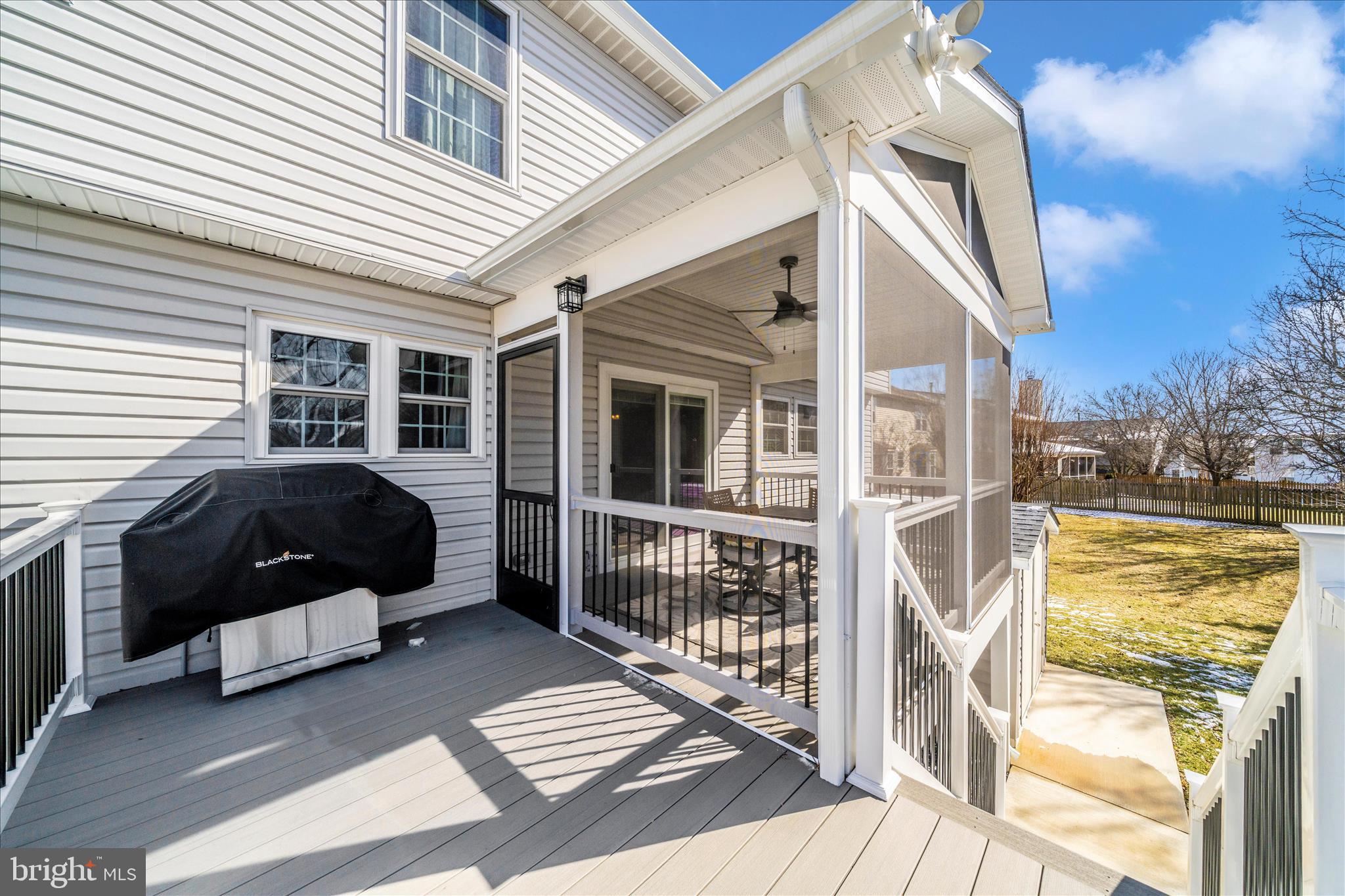 5623 ROUNDTREE LANE