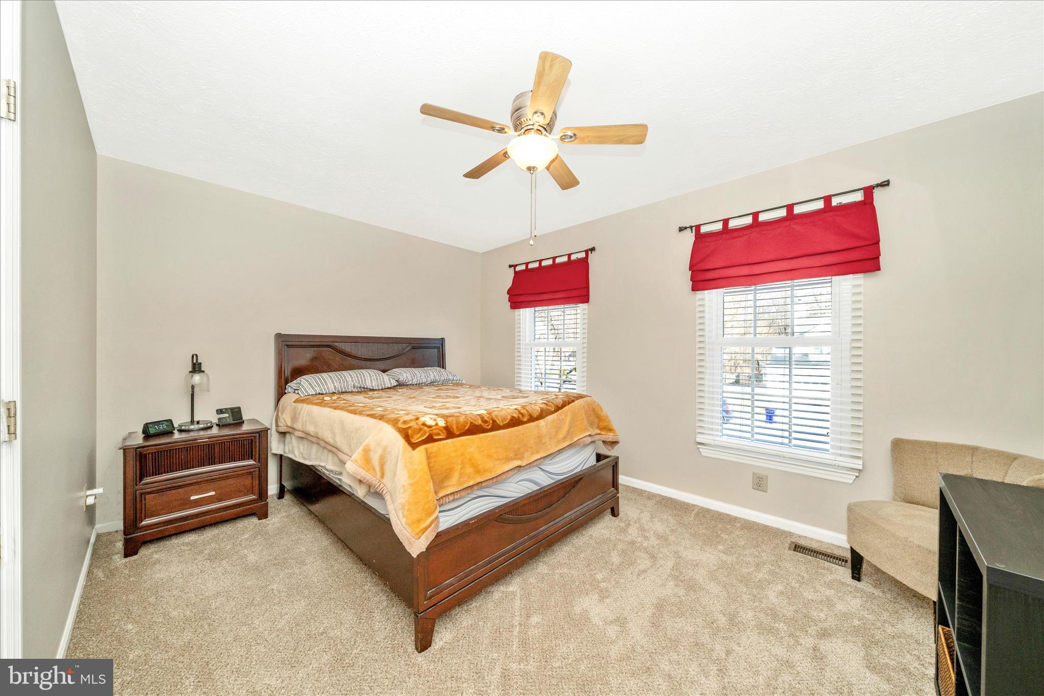 5623 ROUNDTREE LANE