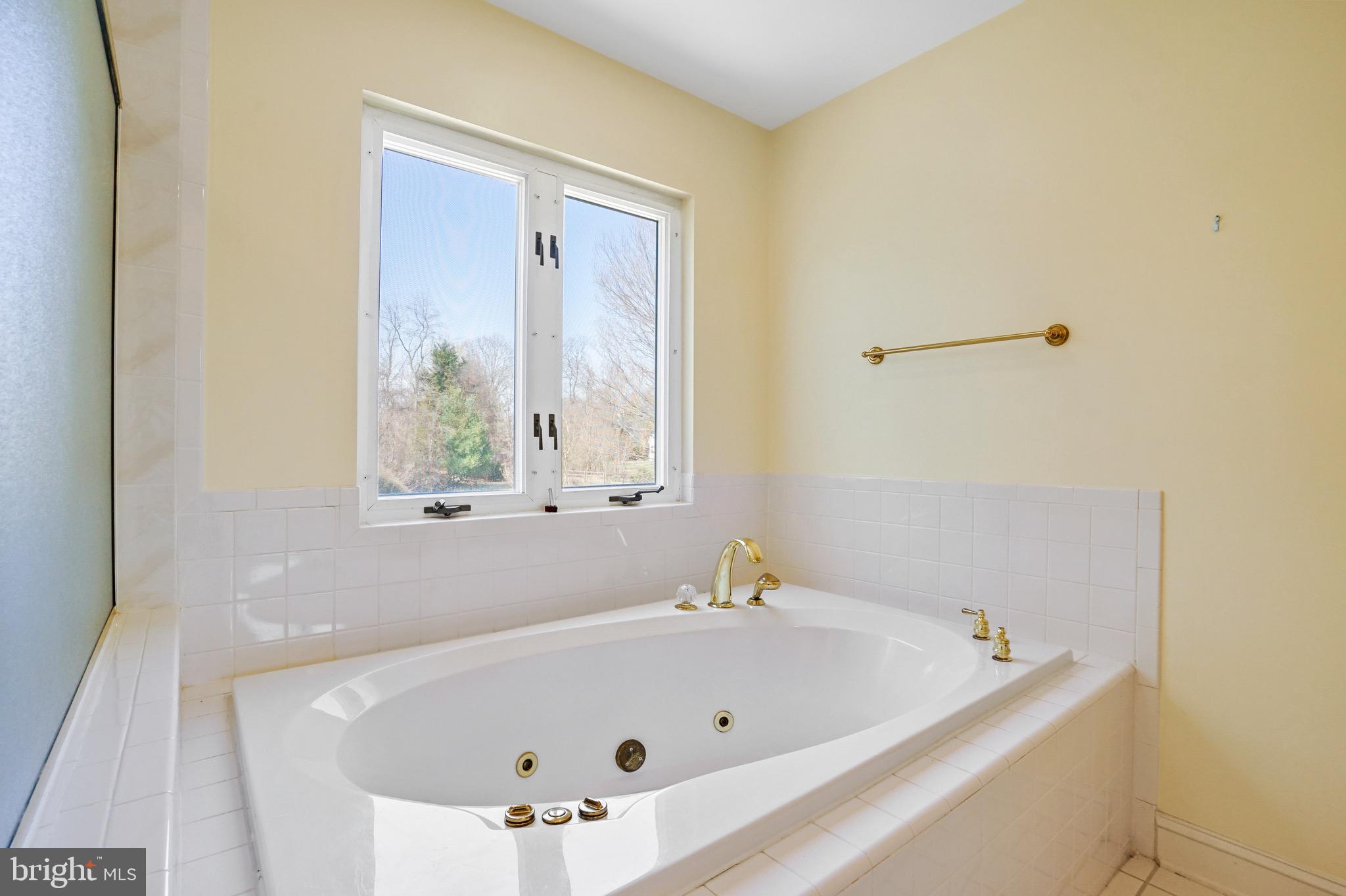 13422 Query Mill Rd