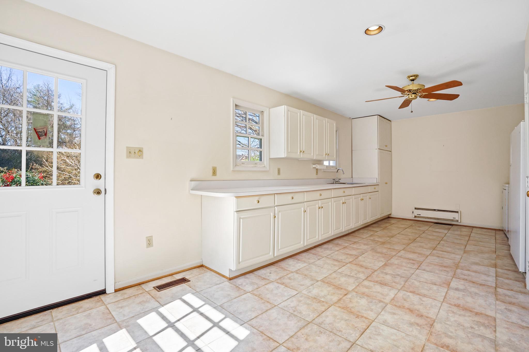 13422 Query Mill Rd