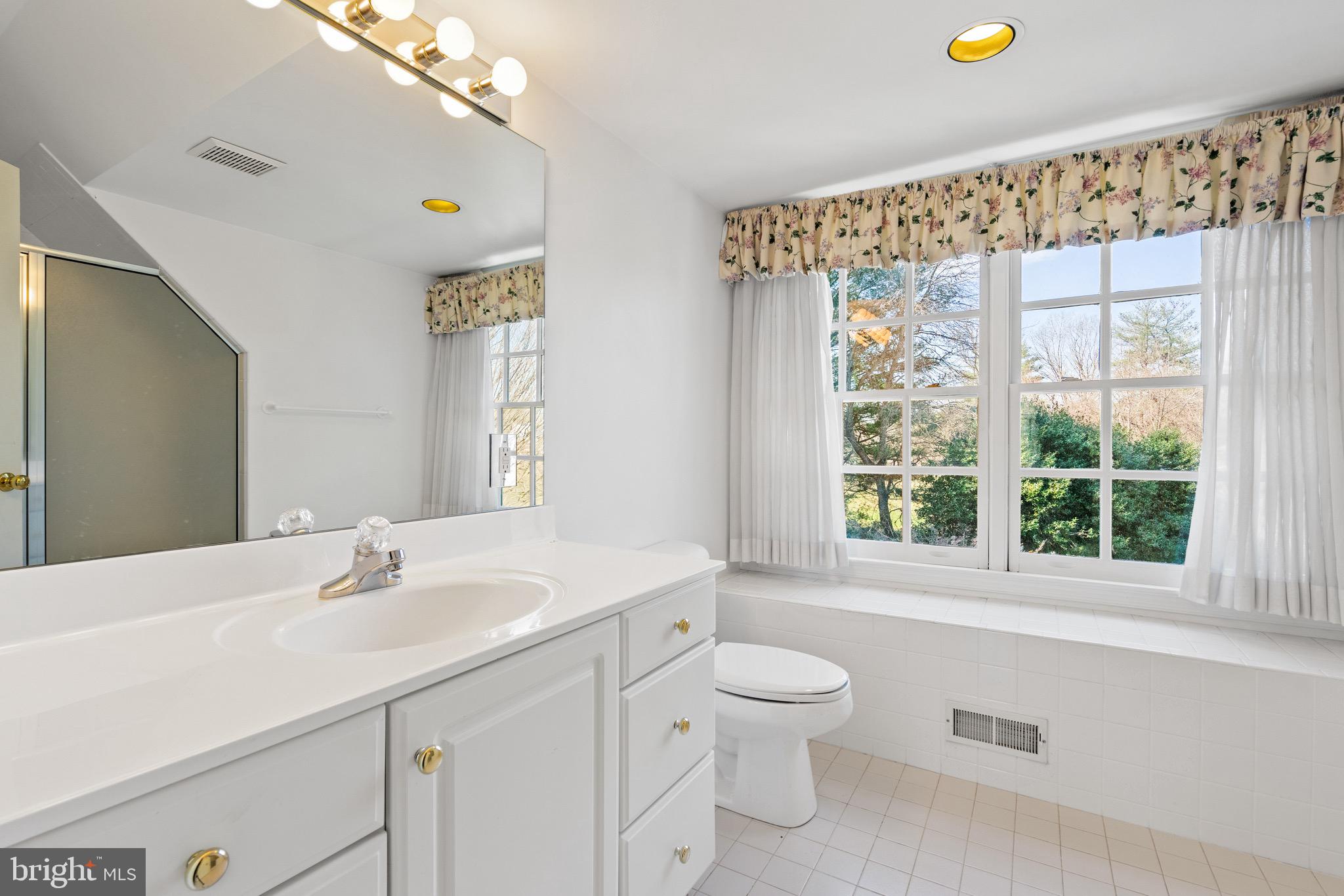 13422 Query Mill Rd