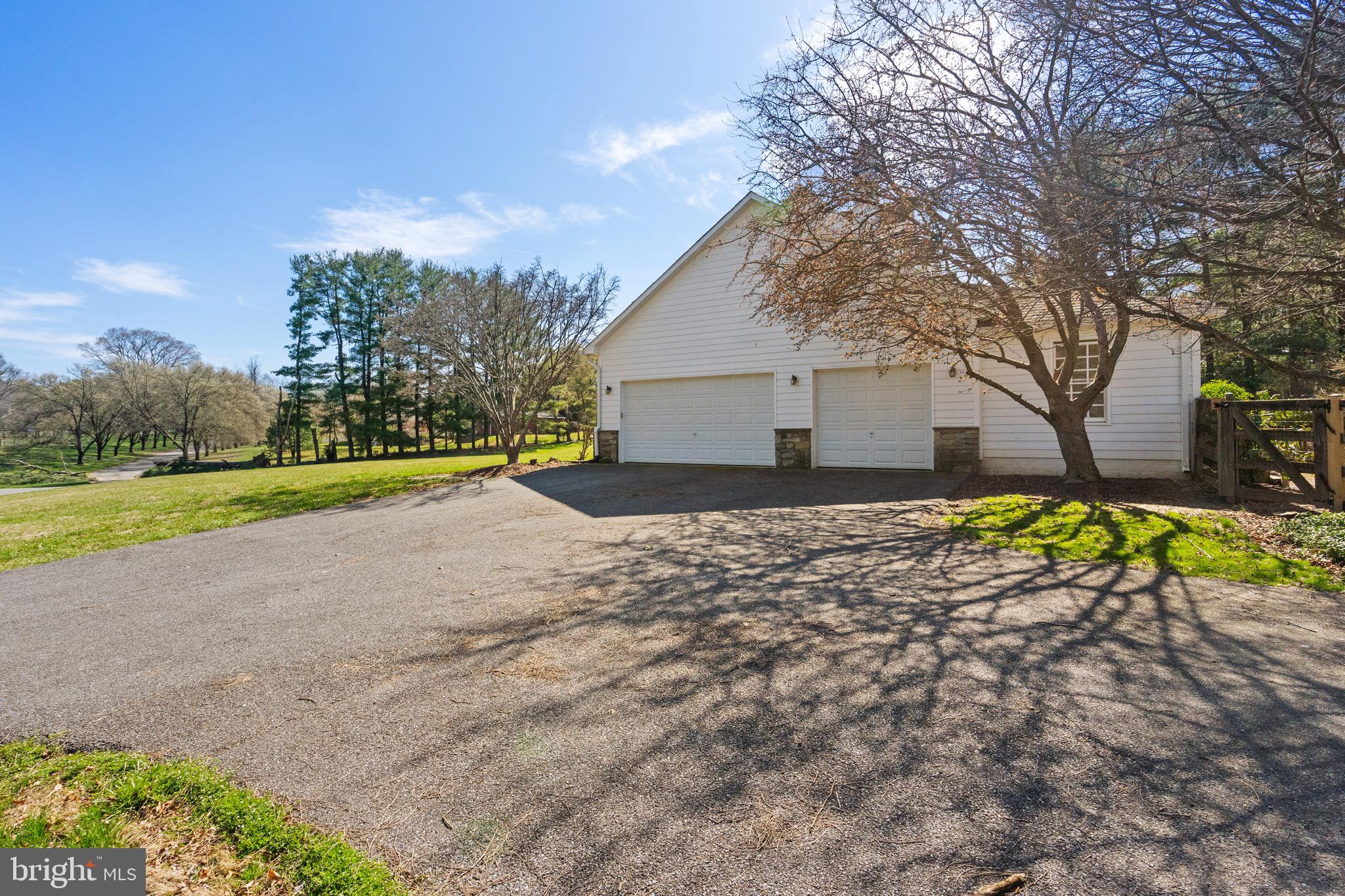 13422 Query Mill Rd