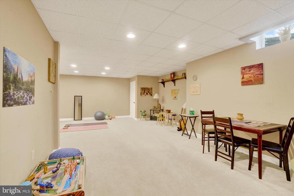 165 Locust Hill Rd