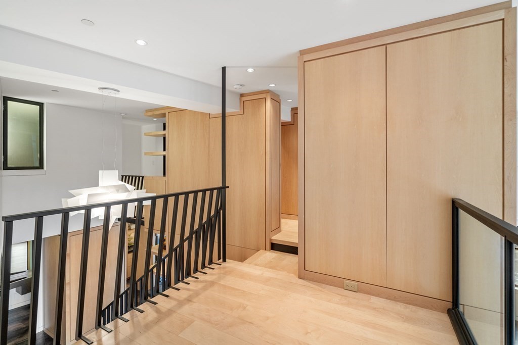 485 Harrison Ave Unit: PH609