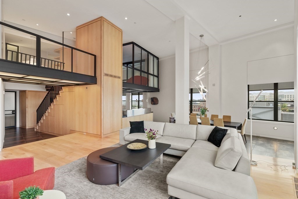 485 Harrison Ave Unit: PH609