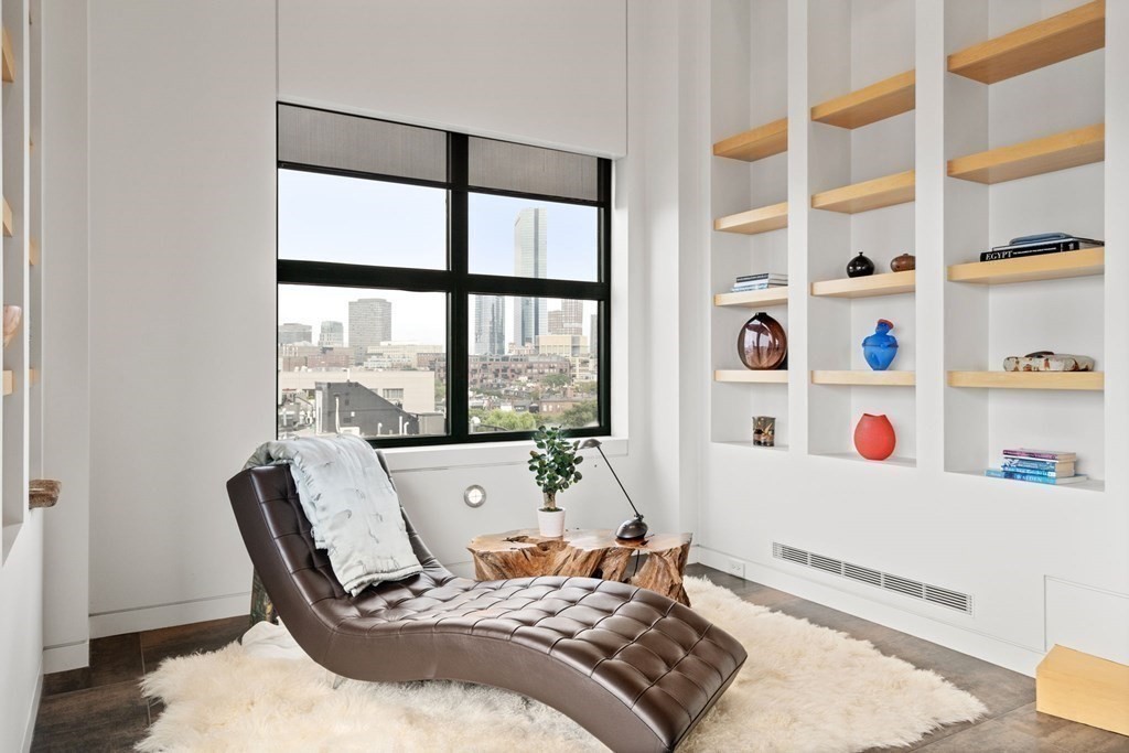 485 Harrison Ave Unit: PH609