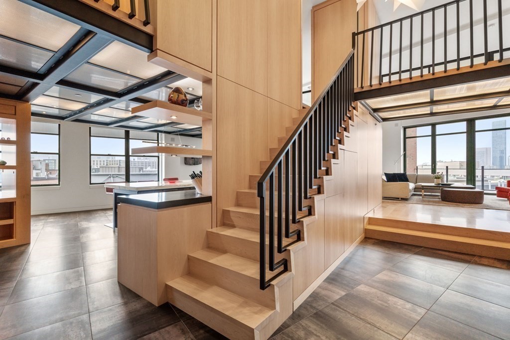 485 Harrison Ave Unit: PH609