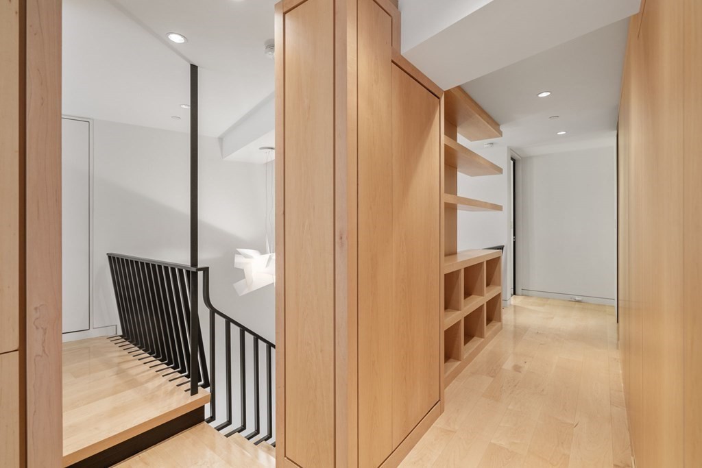 485 Harrison Ave Unit: PH609