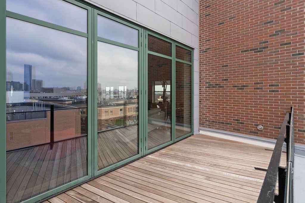 485 Harrison Ave Unit: PH609