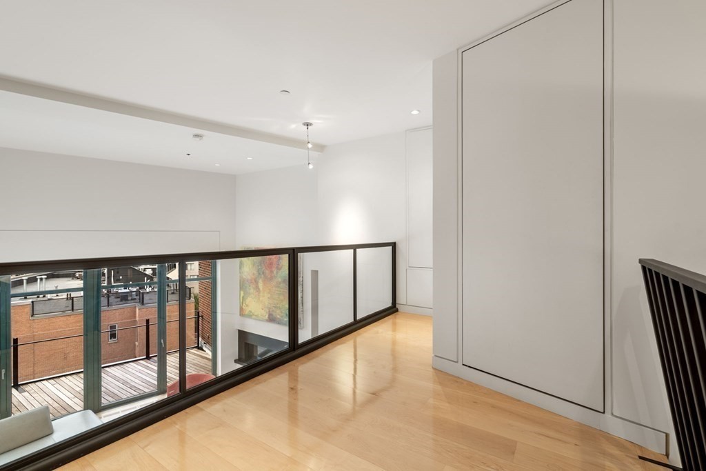 485 Harrison Ave Unit: PH609