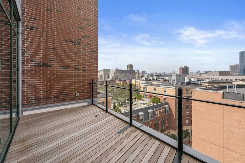 485 Harrison Ave Unit: PH609