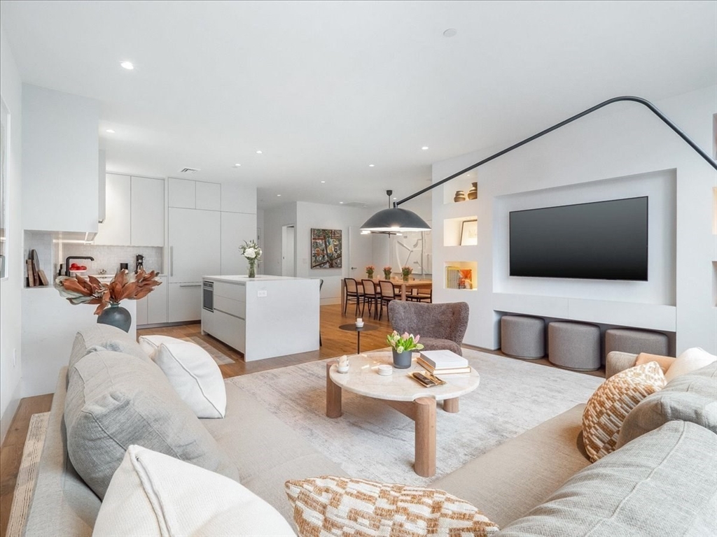 30 Union Park St # 402