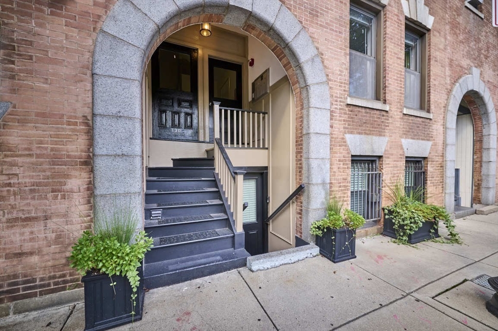 130 Union Park St # 3