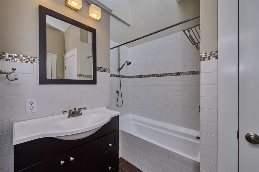 130 Union Park St # 3