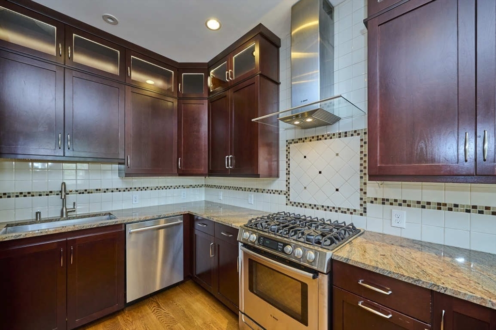 130 Union Park St # 3