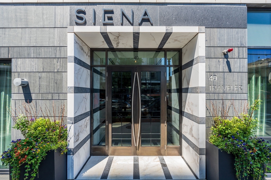 40 Traveler St # 115