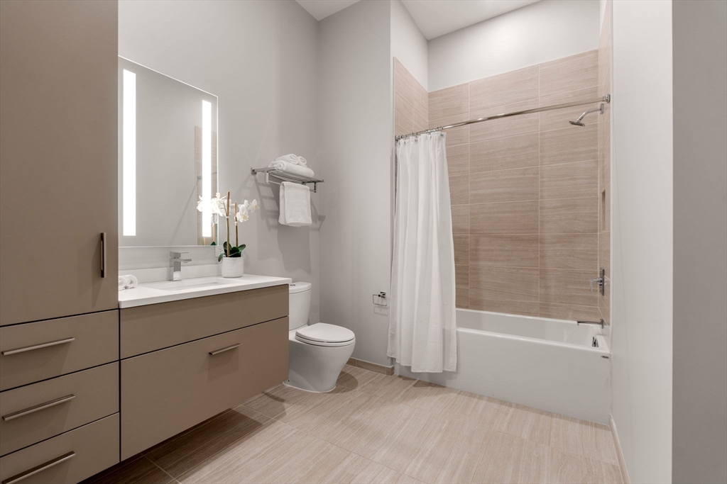 40 Traveler St # 115