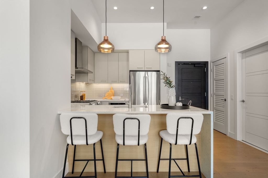 40 Traveler St # 115