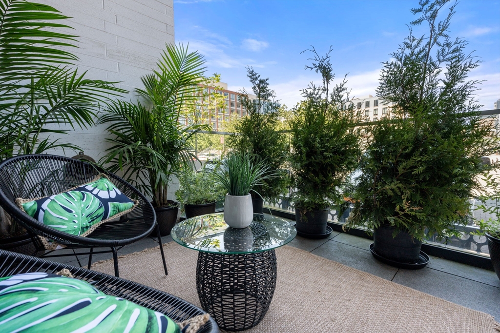 40 Traveler St # 115