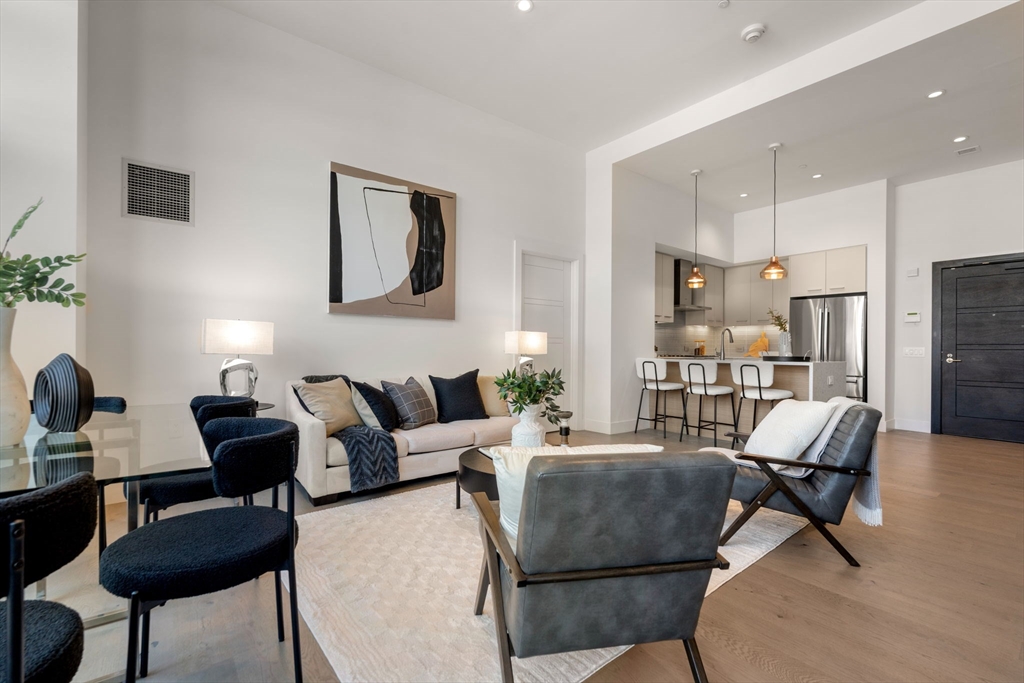 40 Traveler St # 115