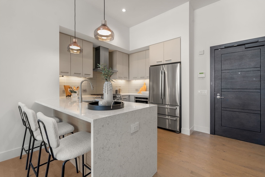 40 Traveler St # 115