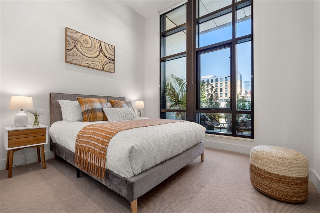 40 Traveler St # 115