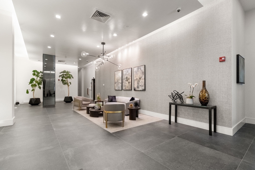 30 Union Park St # 403