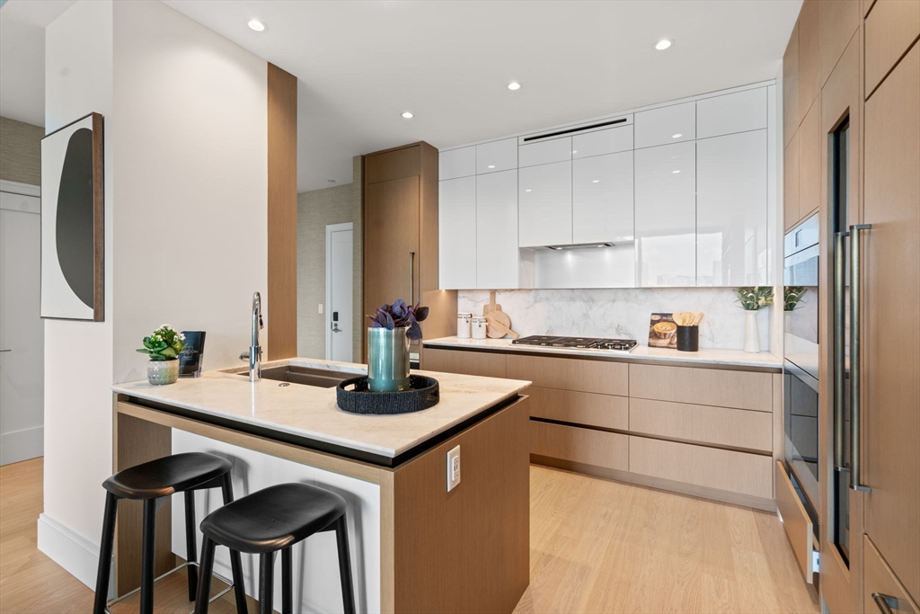 380 Harrison Ave Unit: PH1H