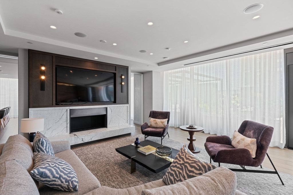 380 Harrison Ave Unit: PH1H