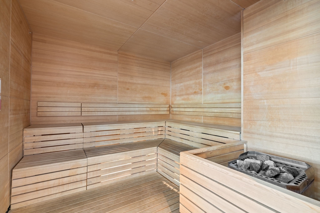 380 Harrison Ave Unit: PH1H