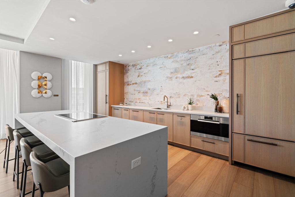 380 Harrison Ave Unit: PH1H