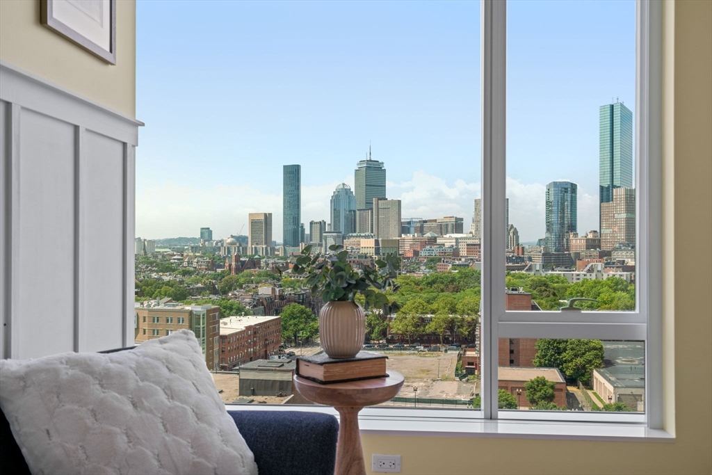 380 Harrison Ave Unit: PH1H