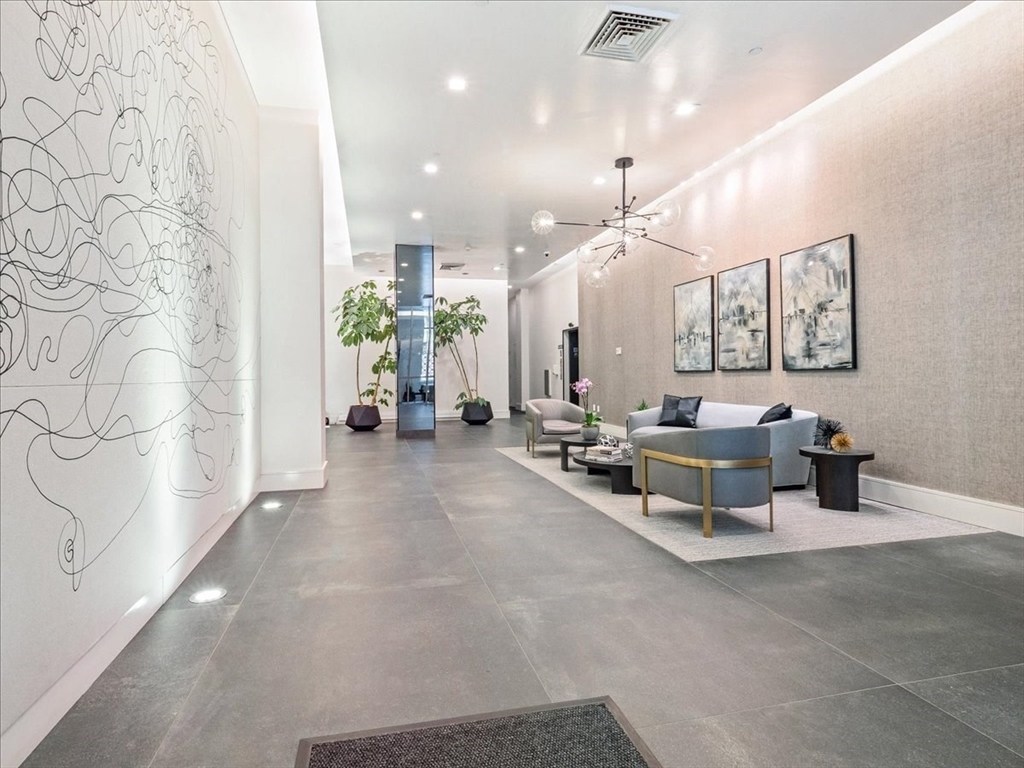 30 Union Park St # 404