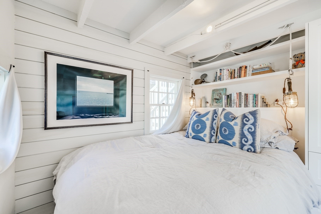 77 Commercial St # 1