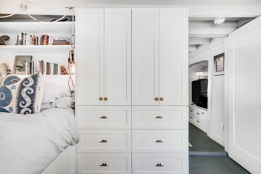 77 Commercial St # 1