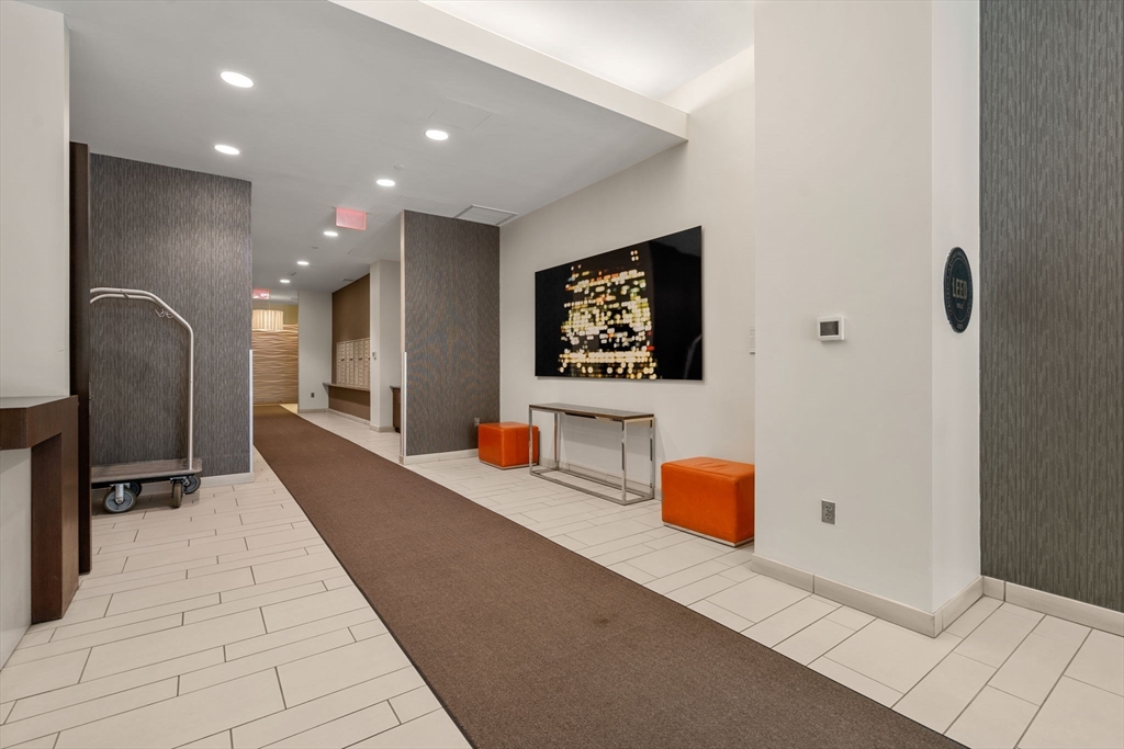 43 Westland Ave Unit: PH3