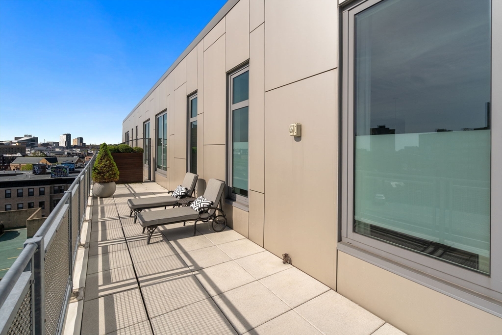 43 Westland Ave Unit: PH3