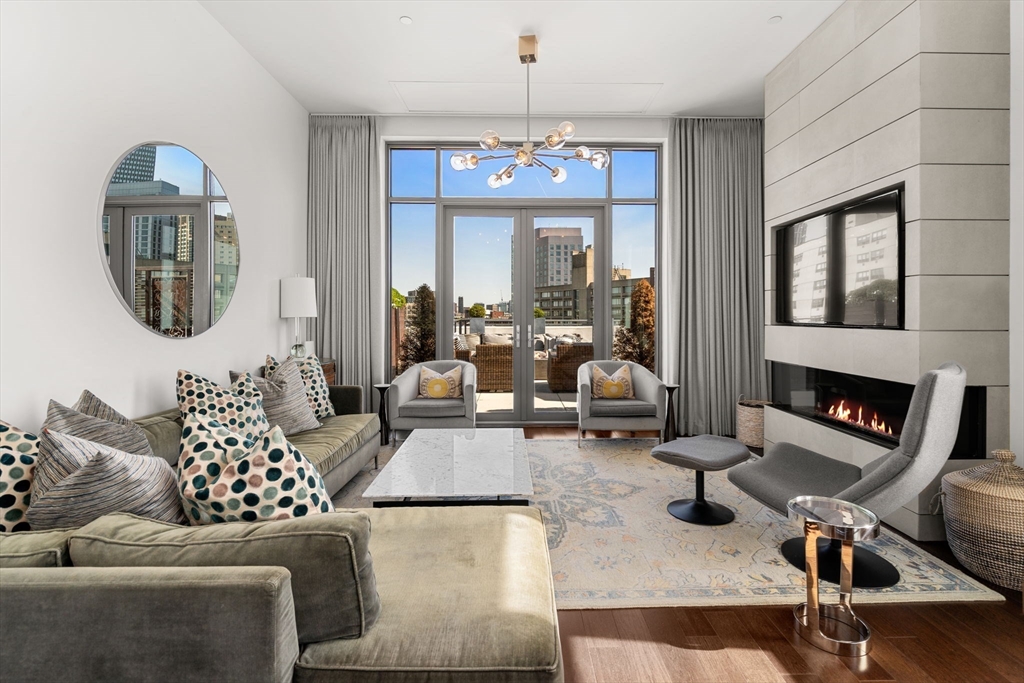 43 Westland Ave Unit: PH3