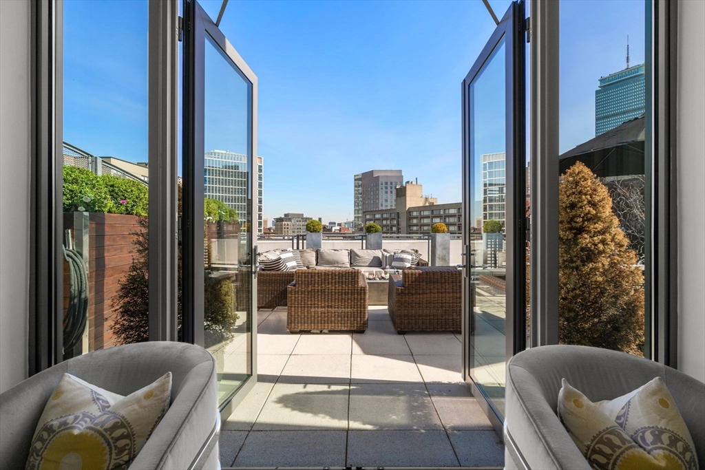 43 Westland Ave Unit: PH3