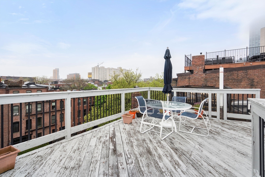 24 Greenwich Park PH Unit: 2 & PH