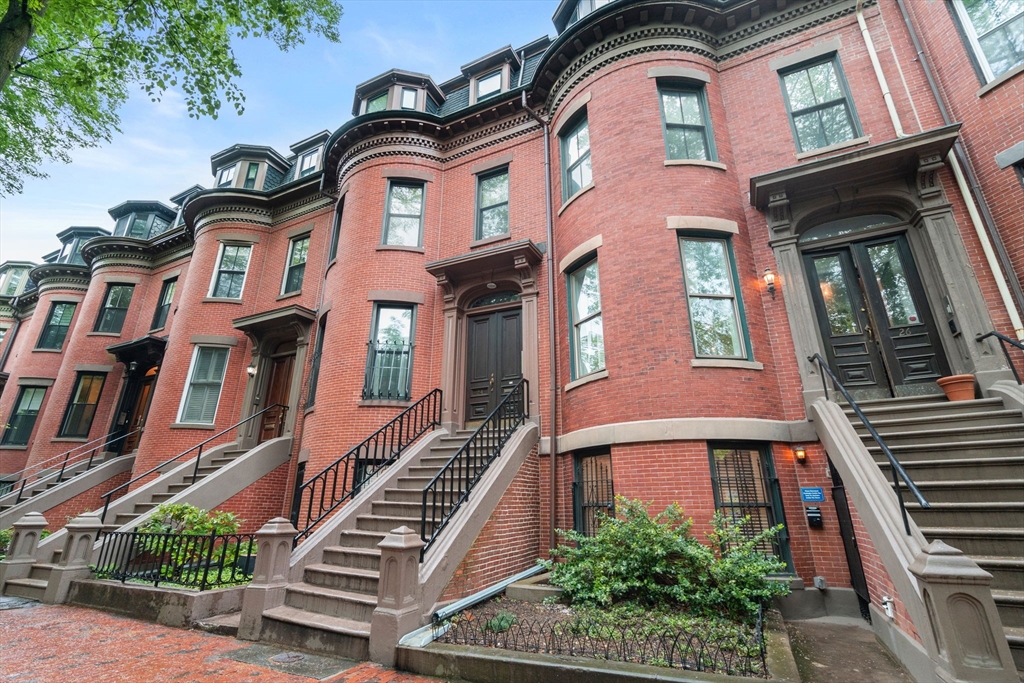 24 Greenwich Park PH Unit: 2 & PH