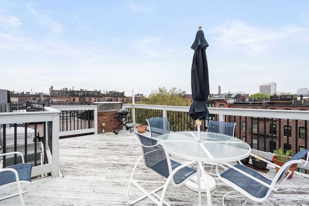 24 Greenwich Park PH Unit: 2 & PH