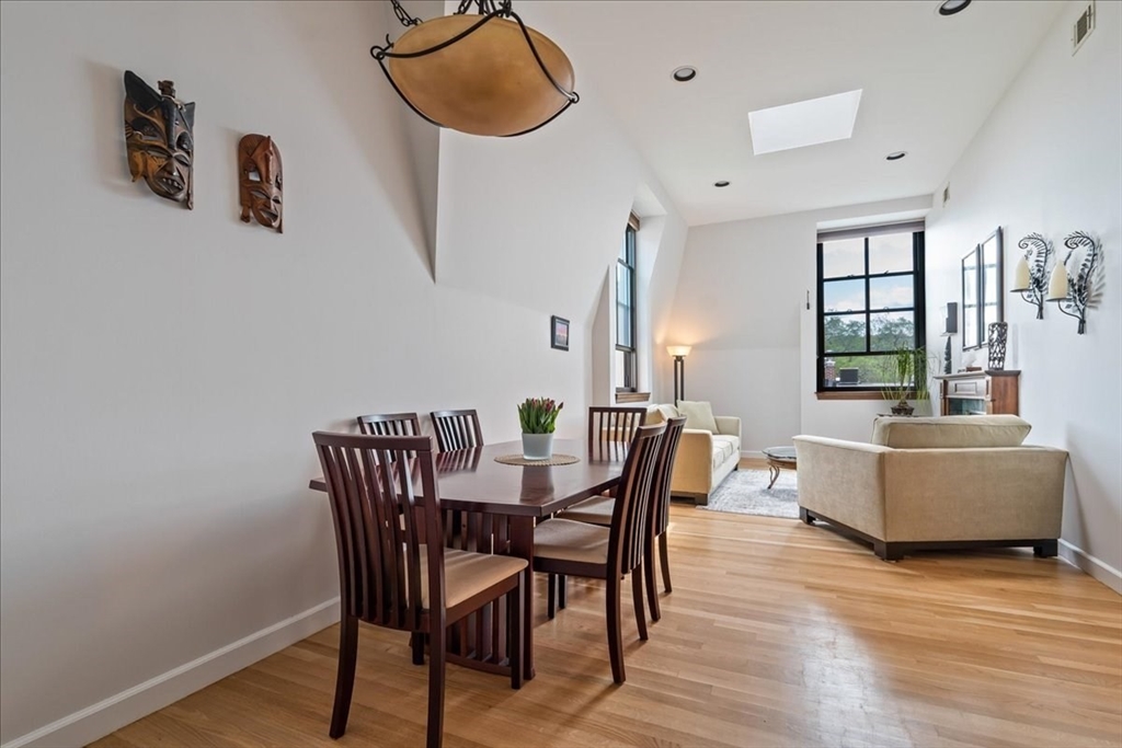 130 Appleton St # 4E