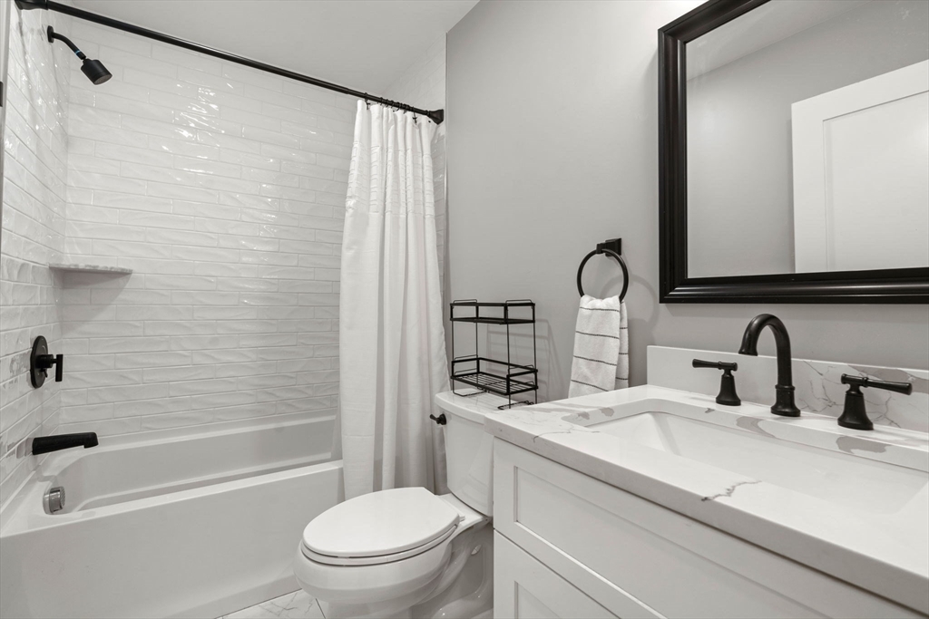 223 Saratoga St # 203