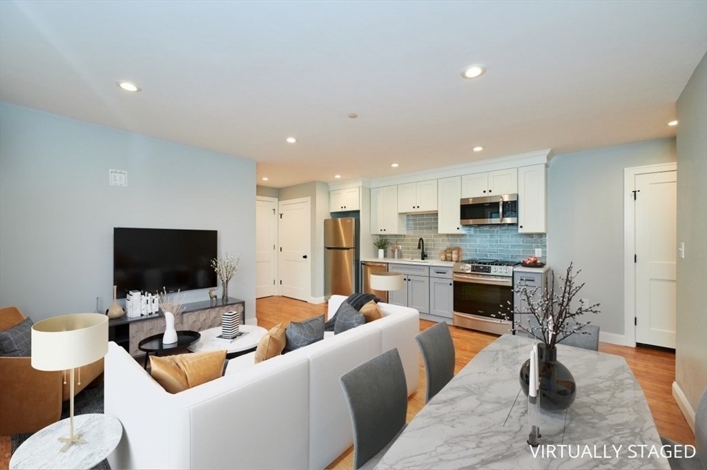 223 Saratoga St # 203