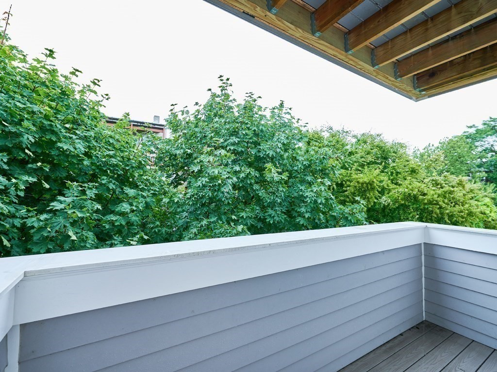 223 Saratoga St # 203