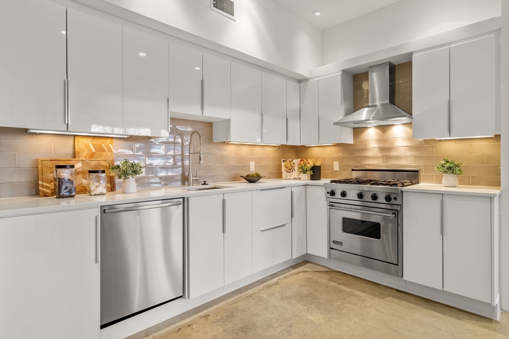 1200 Washington St # 216