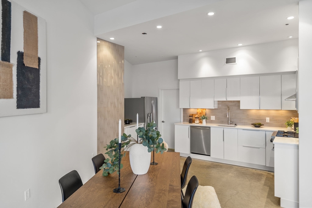 1200 Washington St # 216